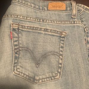 Levi 505 jeans-light wash and straight leg
